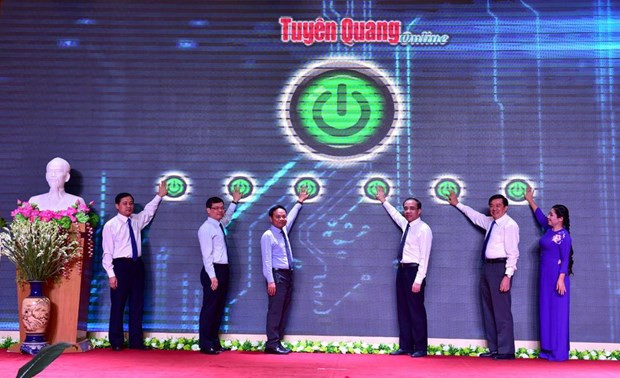 宣光省新闻网英语版面世 ảnh 1 宣光省新闻网英语版面世 ảnh 1