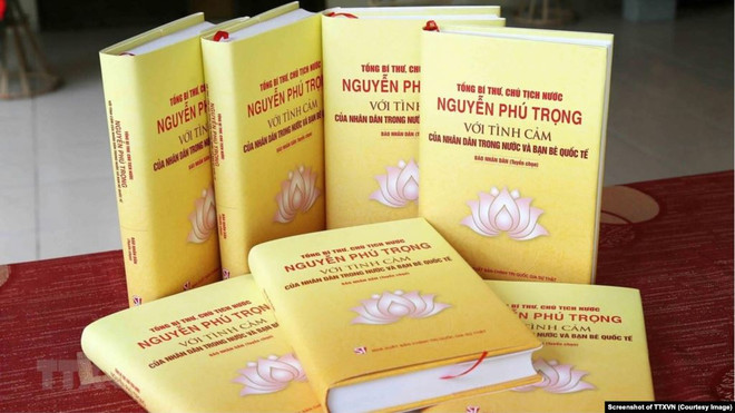 关于阮富仲的书籍正式问世 ảnh 1 关于阮富仲的书籍正式问世 ảnh 1