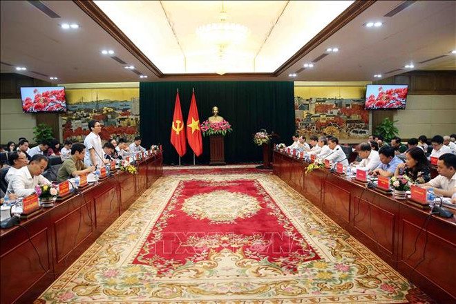 越南政府副总理武德儋就改善经商环境及提高国家竞争力等问题对海防市进行考察 ảnh 1 越南政府副总理武德儋就改善经商环境及提高国家竞争力等问题对海防市进行考察 ảnh 1