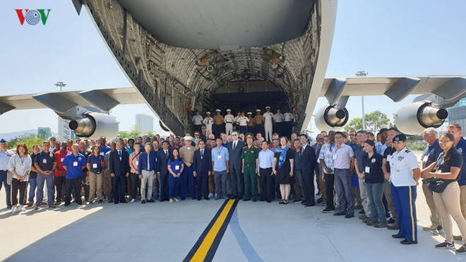 美国军人遗骸回国仪式在岘港市举行 ảnh 1 美国军人遗骸回国仪式在岘港市举行 ảnh 1
