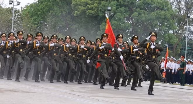 苏林大将:着力弘扬英雄传统精神 出色完成各项工作任务 ảnh 1 苏林大将:着力弘扬英雄传统精神 出色完成各项工作任务 ảnh 1