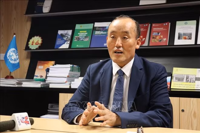 世卫组织驻越南首席代表:越南采取强硬措施抗击新冠肺炎疫情 ảnh 2 世卫组织驻越南首席代表:越南采取强硬措施抗击新冠肺炎疫情 ảnh 2