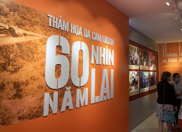 “橙剂/迪奥辛灾难- 60年回顾”展览会展出近300个图片、资料和实物 ảnh 1 “橙剂/迪奥辛灾难- 60年回顾”展览会展出近300个图片、资料和实物 ảnh 1