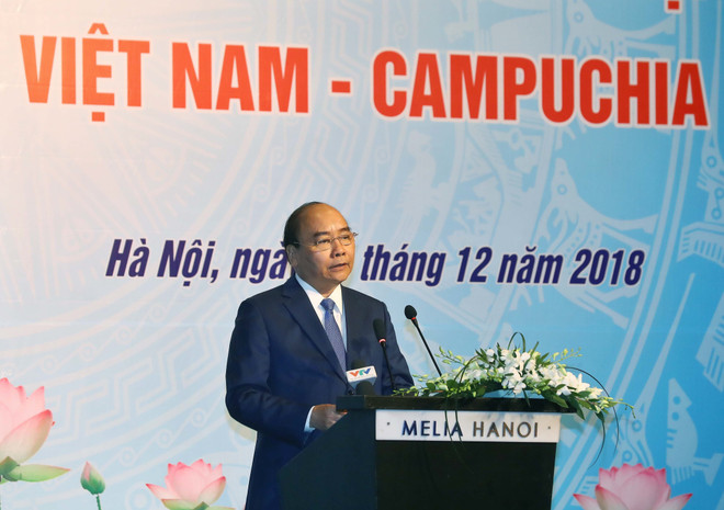 政府总理阮春福与柬埔寨首相洪森出席越柬商业论坛 ảnh 2