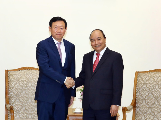 阮春福会见乐天集团董事长辛东彬 ảnh 1 阮春福会见乐天集团董事长辛东彬 ảnh 1