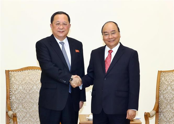 越南政府总理阮春福会见朝鲜外交部长李勇浩 ảnh 1