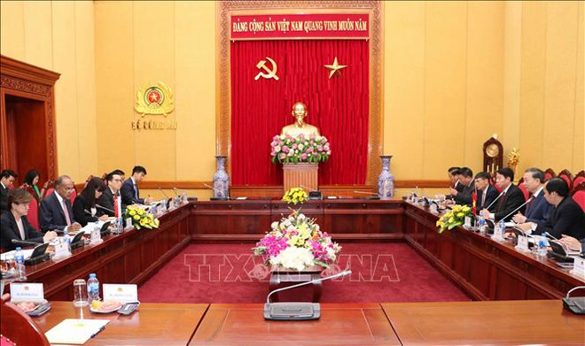 越南与新加坡续签《预防和打击跨国犯罪合作协议》 ảnh 2 越南与新加坡续签《预防和打击跨国犯罪合作协议》 ảnh 2