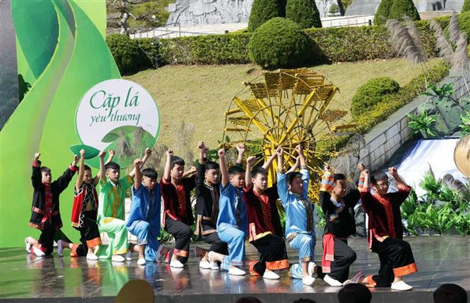 柬埔寨隆重举行柬埔寨救国民族团结阵线成立40周年庆祝活动 ảnh 2 柬埔寨隆重举行柬埔寨救国民族团结阵线成立40周年庆祝活动 ảnh 2