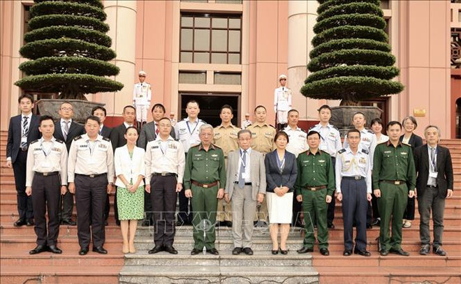 日本防卫省军官代表团访问越南 ảnh 2