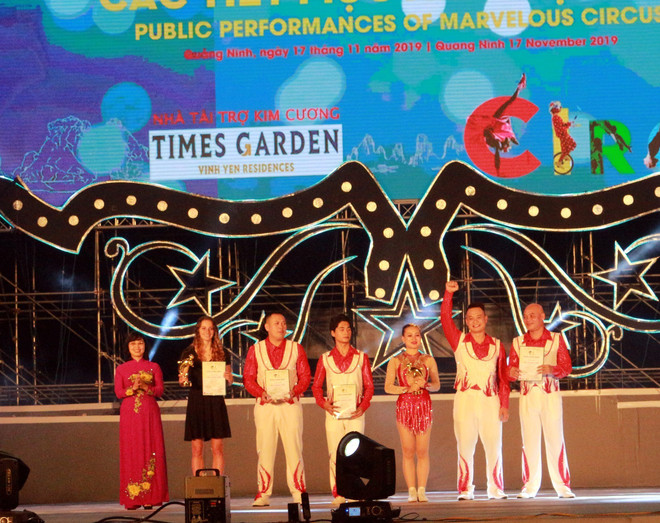 2019年下龙世界杂技节精彩纷呈 ảnh 2 2019年下龙世界杂技节精彩纷呈 ảnh 2