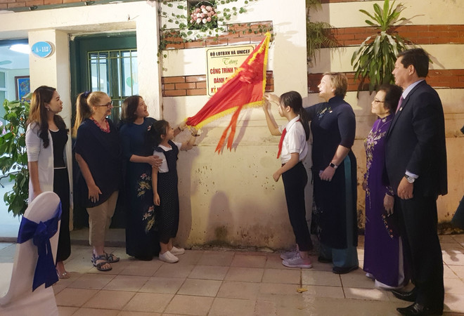 儿童图书馆:看书、上网与电话咨询的综合空间 ảnh 1 儿童图书馆:看书、上网与电话咨询的综合空间 ảnh 1