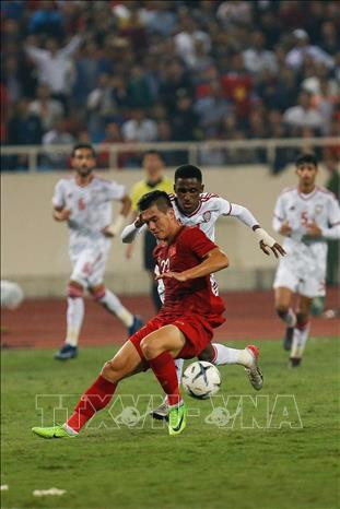 2022世界杯预选赛亚洲区第二阶段：越南队主场1比0战胜阿联酋队 ảnh 2