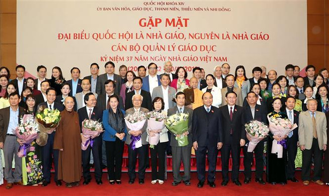 越南教师节:任职教育教学管理干部和教师的国会代表见面会 ảnh 1 越南教师节:任职教育教学管理干部和教师的国会代表见面会 ảnh 1