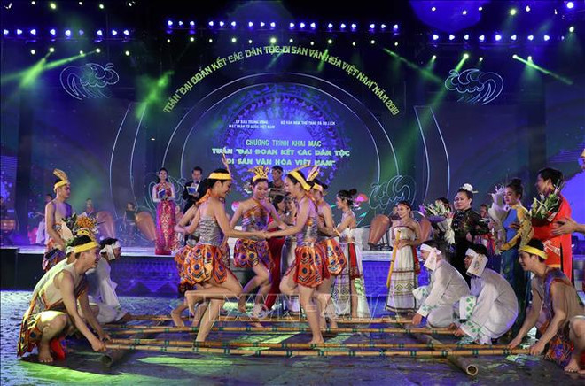 阮春福：团结是越南建国卫国事业取得一切胜利的决定性因素 ảnh 2