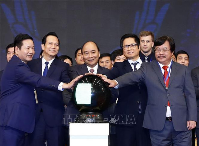 越南政府总理阮春福出席“增强越南劳动技能”国家论坛 ảnh 3