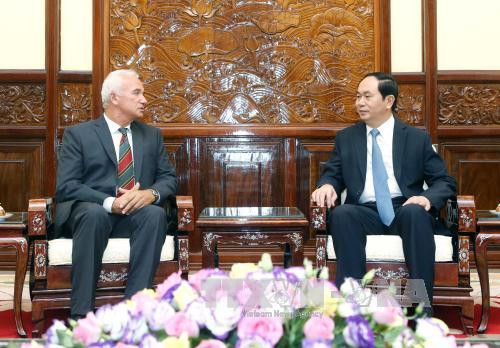 越南国家主席陈大光会见白俄罗斯驻越南大使 ảnh 2 越南国家主席陈大光会见白俄罗斯驻越南大使 ảnh 2