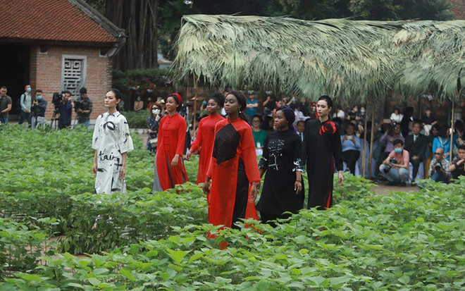 “我们奥黛”活动有助于推崇传统奥黛文化价值 ảnh 1 “我们奥黛”活动有助于推崇传统奥黛文化价值 ảnh 1