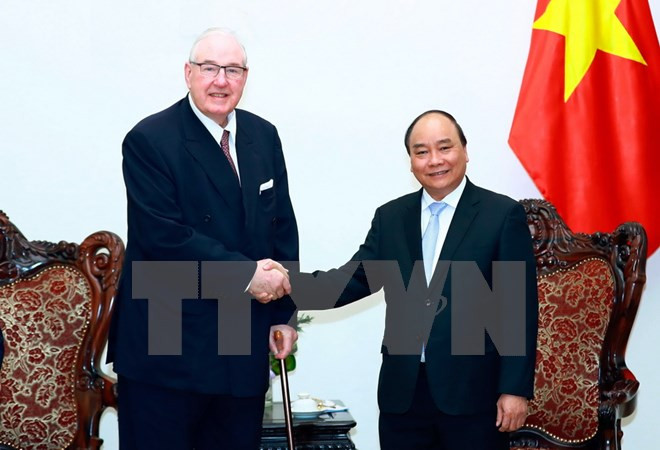 越南政府总理阮春福会见英国怡和集团主席亨利·凯瑟克爵士 ảnh 1