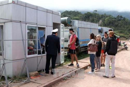 广治省为越老两国人民的出入境创造便利条件 ảnh 1