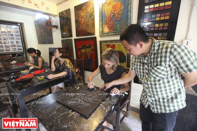 西湖磨漆画培训班——越南磨漆画走向世界的桥梁 ảnh 12 西湖磨漆画培训班——越南磨漆画走向世界的桥梁 ảnh 12