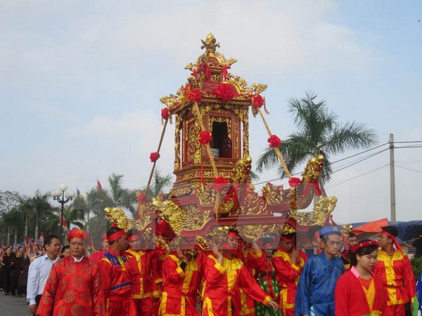 越南河内市巴维县伞圆山圣庙会开庙 ảnh 1