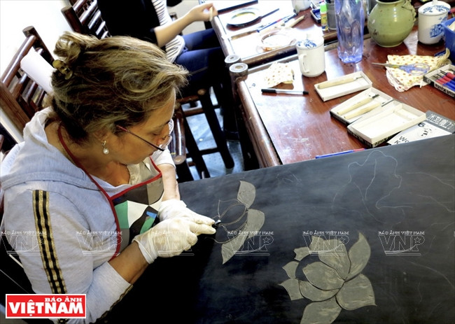 西湖磨漆画培训班——越南磨漆画走向世界的桥梁 ảnh 6 西湖磨漆画培训班——越南磨漆画走向世界的桥梁 ảnh 6