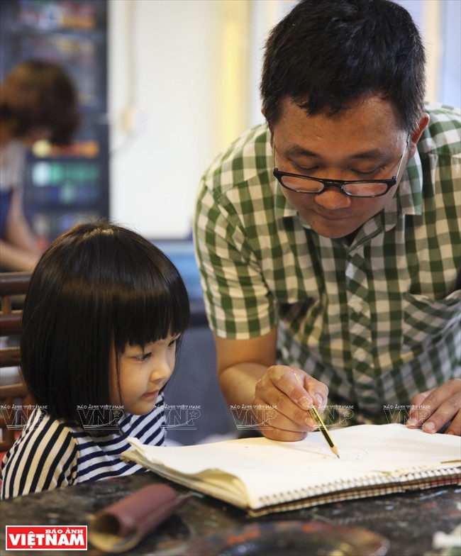 西湖磨漆画培训班——越南磨漆画走向世界的桥梁 ảnh 3 西湖磨漆画培训班——越南磨漆画走向世界的桥梁 ảnh 3