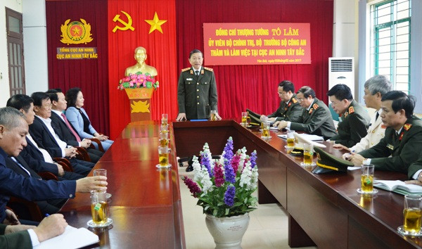 越南公安部部长苏林来到西北安全局调研 ảnh 1