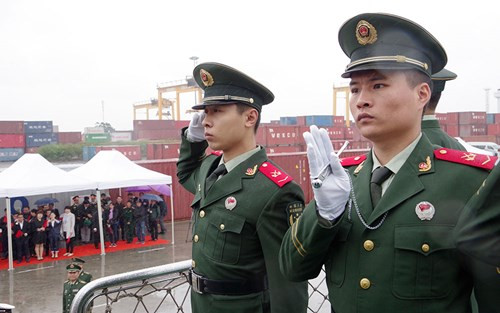 中国海警46305舰开始对越南海防市进行访问 ảnh 2