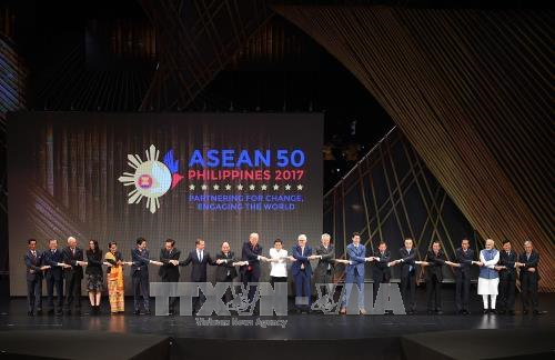 政府总理阮春福出席第31届东盟峰会系列活动 （组图） ảnh 2