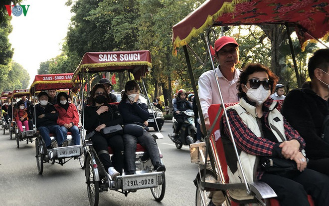 新冠肺炎疫情:河内确保游客的安全和向游客提供援助 ảnh 1 新冠肺炎疫情:河内确保游客的安全和向游客提供援助 ảnh 1