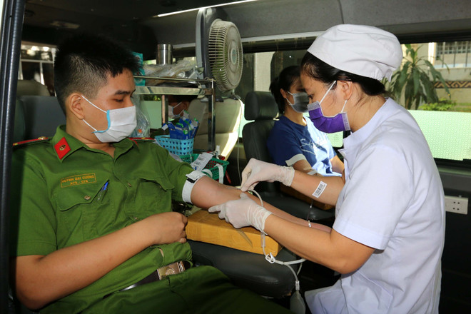 新冠肺炎疫情:越南红十字会举行无偿献血和疫情防控宣传活动 ảnh 2 新冠肺炎疫情:越南红十字会举行无偿献血和疫情防控宣传活动 ảnh 2
