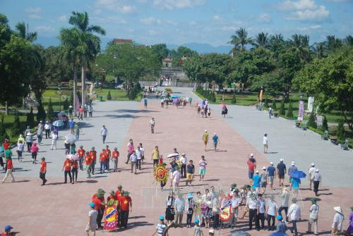 广治省充分挖掘旅游潜力 力争2020年接待游客量达230万人次 ảnh 1 广治省充分挖掘旅游潜力 力争2020年接待游客量达230万人次 ảnh 1