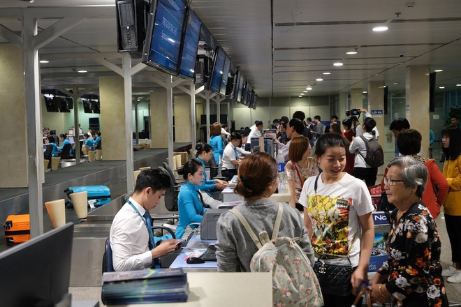 新冠肺炎疫情:越航为学生、大学生免费更改机票 ảnh 1 新冠肺炎疫情:越航为学生、大学生免费更改机票 ảnh 1