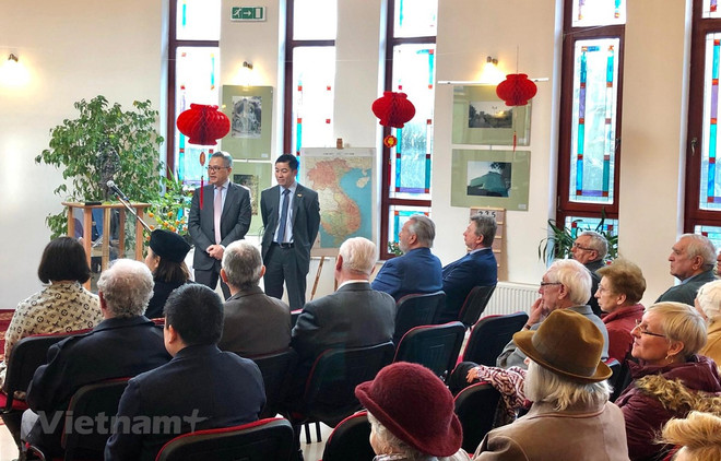 越南摄影与雕塑展在匈牙利举行 ảnh 1 越南摄影与雕塑展在匈牙利举行 ảnh 1