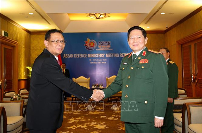 越南防长在东盟国防部长非正式会议框架内会见印尼高级军事代表团 ảnh 1 越南防长在东盟国防部长非正式会议框架内会见印尼高级军事代表团 ảnh 1