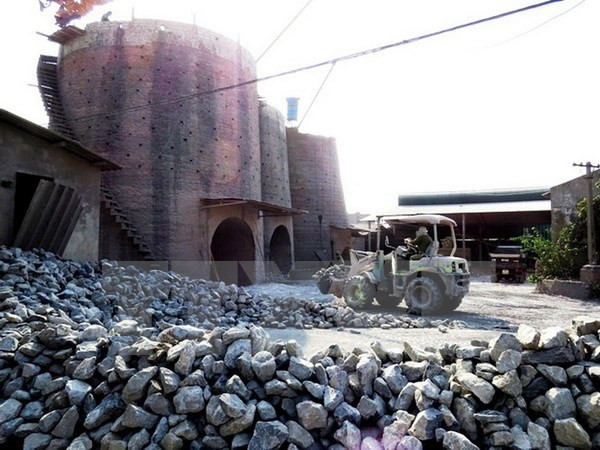 越南国会副主席汪周刘看望慰问石灰窑事故受难者家庭 ảnh 1 越南国会副主席汪周刘看望慰问石灰窑事故受难者家庭 ảnh 1