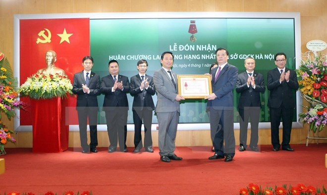 大力推进证券市场改革加快融入步伐 ảnh 1 大力推进证券市场改革加快融入步伐 ảnh 1