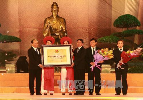 程状元阮秉谦寺庙文化历史遗迹区获得国家级特别遗迹区证书 ảnh 2
