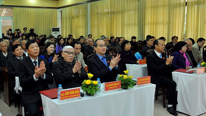 党、国家领导人会见各省历届国会代表 ảnh 1 党、国家领导人会见各省历届国会代表 ảnh 1