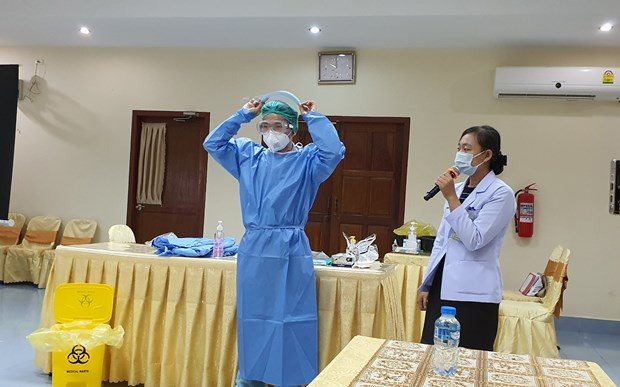 老挝对越南卫生专家代表团所分享的经验予以高度评价 ảnh 1 老挝对越南卫生专家代表团所分享的经验予以高度评价 ảnh 1