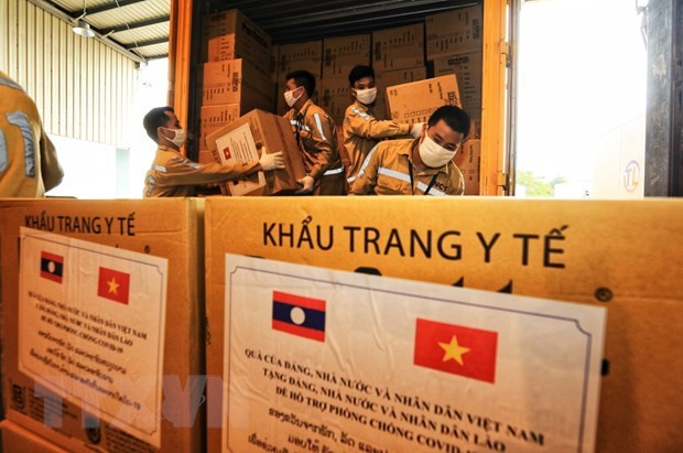 向老挝人民捐赠6亿越盾和22.5万只医用口罩 ảnh 1 向老挝人民捐赠6亿越盾和22.5万只医用口罩 ảnh 1