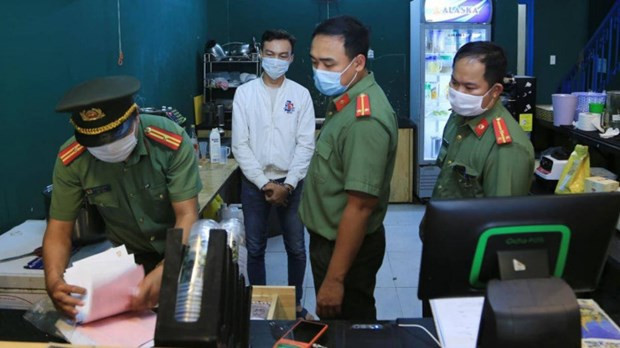 组织外国人以“专家”名义入境越南的男子被抓 ảnh 1  组织外国人以“专家”名义入境越南的男子被抓 ảnh 1