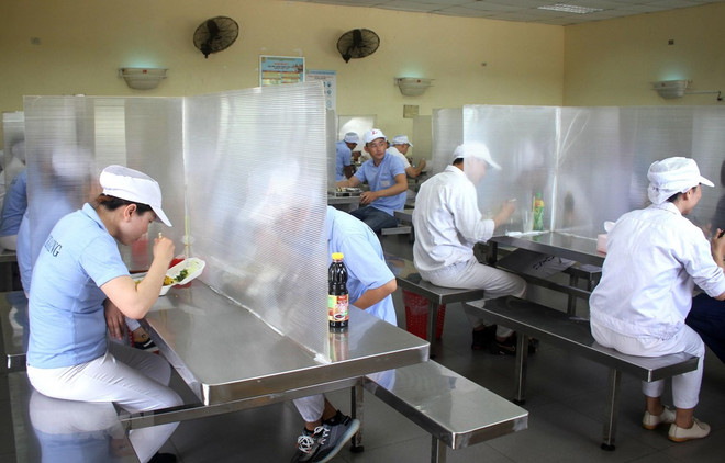 努力为受疫情影响的劳动工人提供协助 ảnh 1 努力为受疫情影响的劳动工人提供协助 ảnh 1