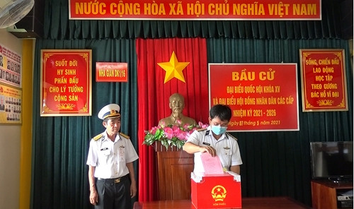 国会与人民议会选举:DK1海上高脚屋提前进行选举投票 ảnh 1 国会与人民议会选举:DK1海上高脚屋提前进行选举投票 ảnh 1