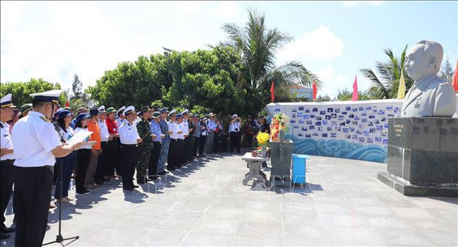 越南民族心中永垂不朽的纪念碑 ảnh 1 越南民族心中永垂不朽的纪念碑 ảnh 1