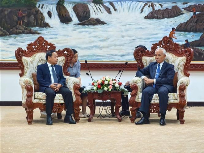 《越南人民报》与老挝《人民报》加强合作 ảnh 1 《越南人民报》与老挝《人民报》加强合作 ảnh 1