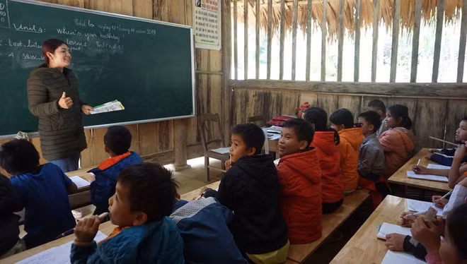 越南积极保障少数民族地区和山区学生的学习条件 ảnh 1