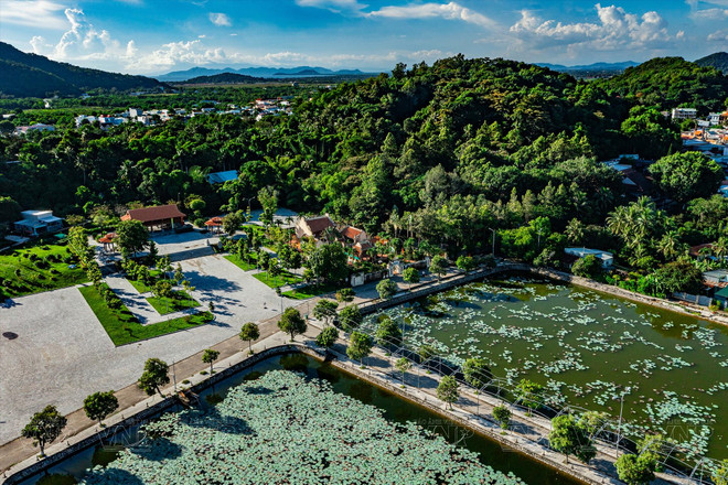 赴河仙瞻仰鄚玖陵 ảnh 1