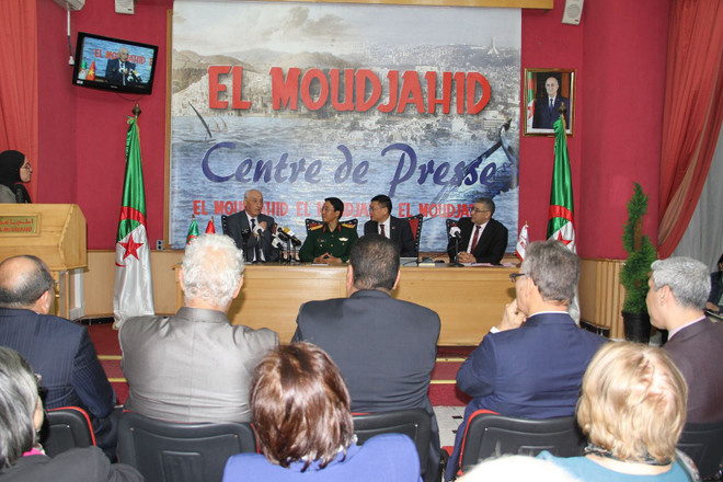 越南驻阿尔及利亚大使馆举行庆祝奠边府大捷70周年记者会 ảnh 2